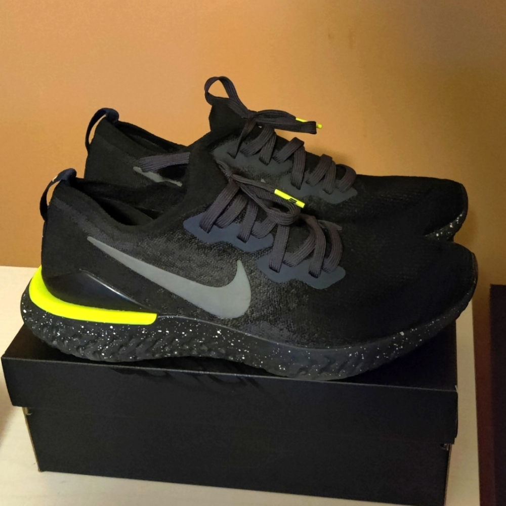 Nike Epic React Flyknit 2 SE Running Shoe - Men's